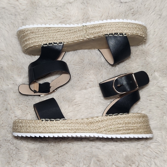 Olivia Miller Women's Almond Beach Espadrille Sandals Color: Black Size: 9 - Picture 4 of 6